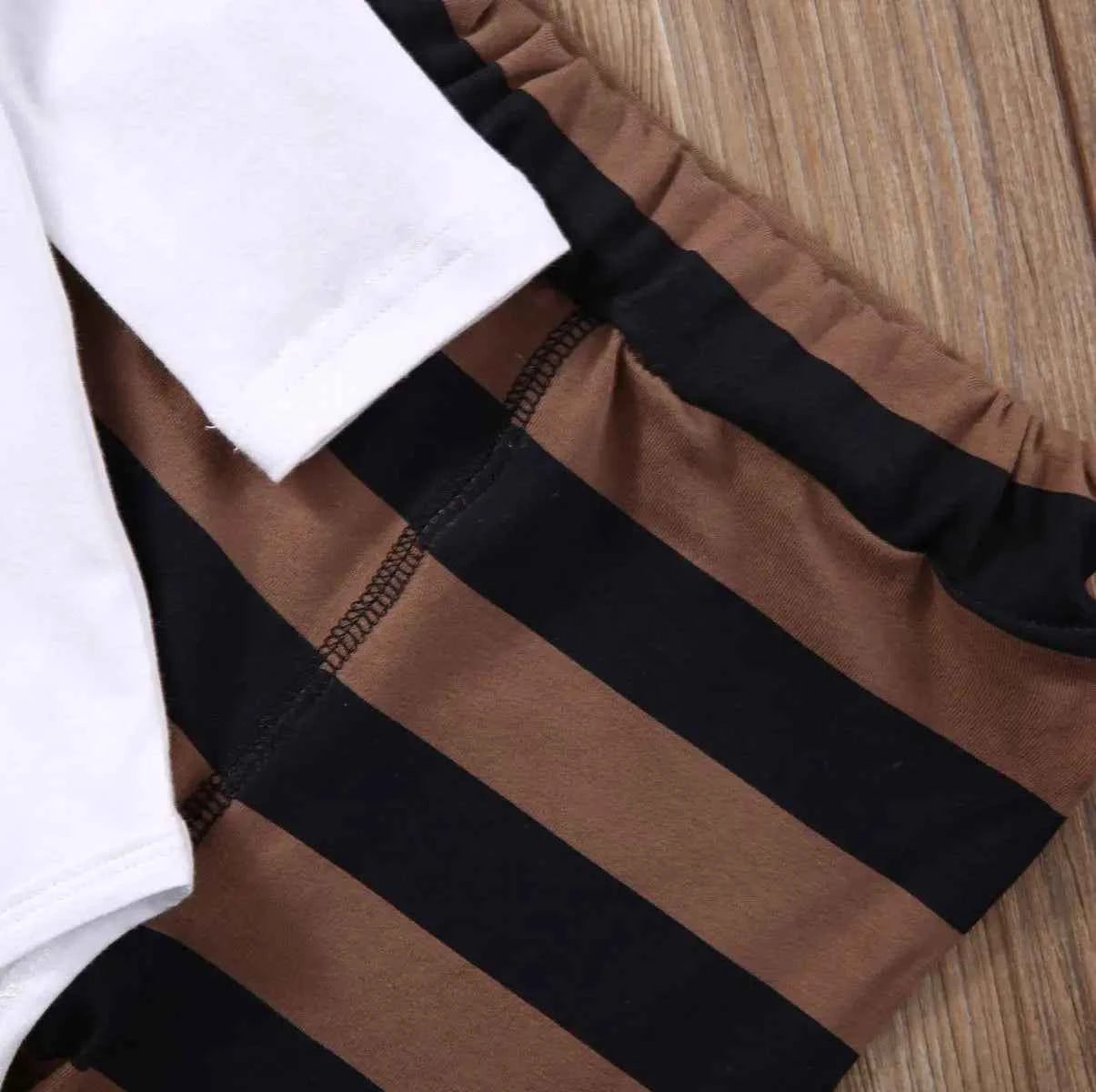 Newborn Baby Clothing Set – Long Sleeve Romper, Pants, and Hat Outfit